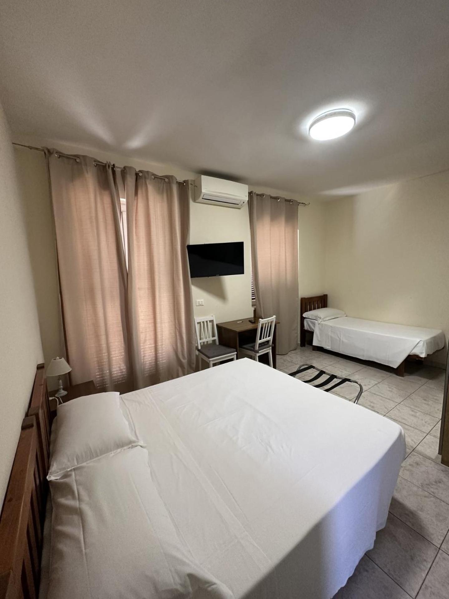Hotel Le Rose Tivoli Terme Kültér fotó