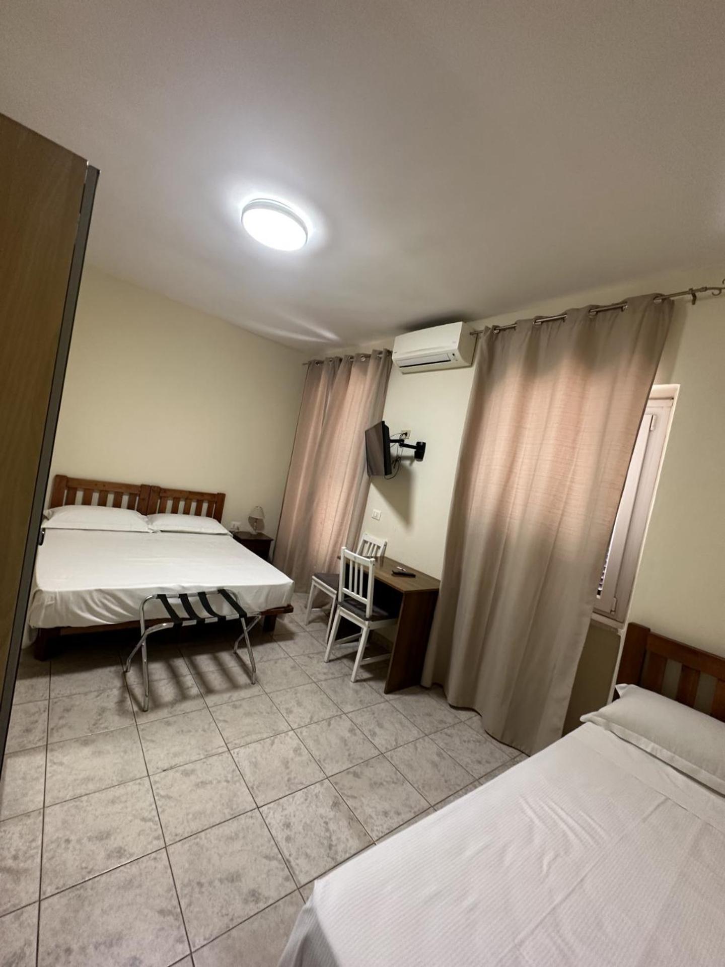 Hotel Le Rose Tivoli Terme Kültér fotó