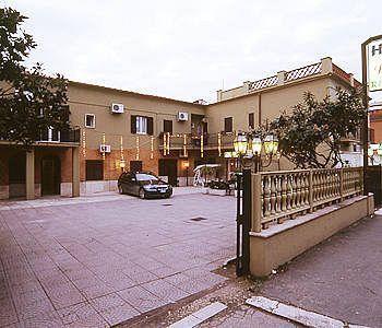 Hotel Le Rose Tivoli Terme Kültér fotó