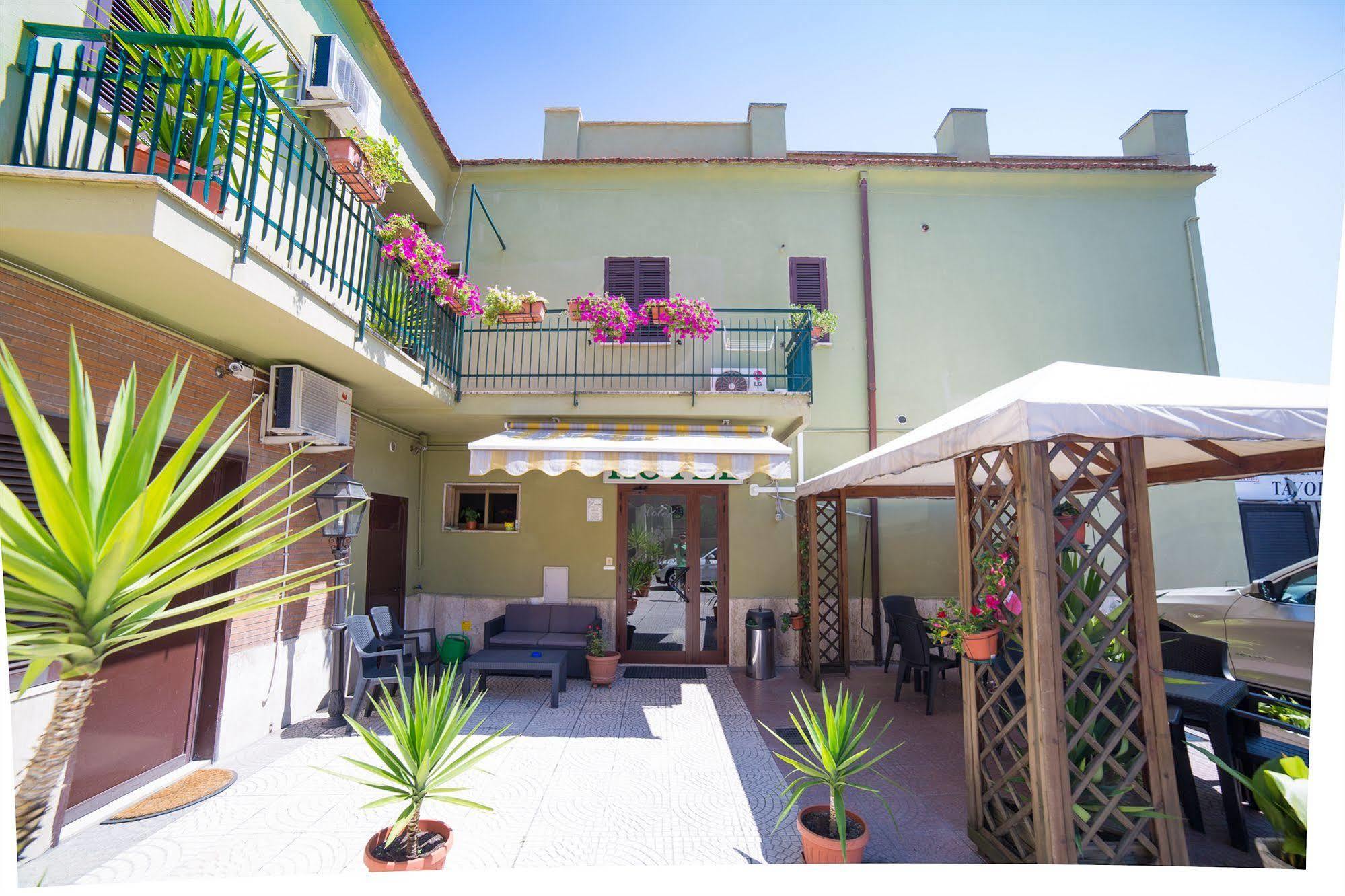 Hotel Le Rose Tivoli Terme Kültér fotó
