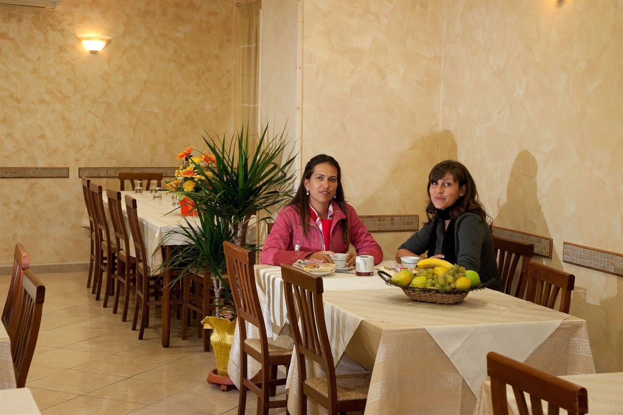 Hotel Le Rose Tivoli Terme Kültér fotó